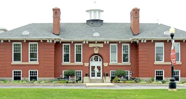 Exterior of the Monclova Historical Foundation building