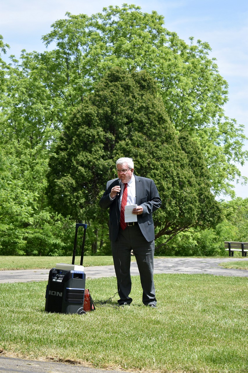 Waterville Mayor Tim Pedro giving speech